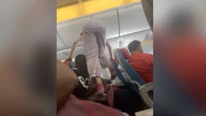 విమానంలో విండో సీటు కోసం ఆ మ‌హిళ ఎలాంటి ప‌ని చేసిందంటే.. ? వైర‌ల్ అవుతున్న వీడియో..
