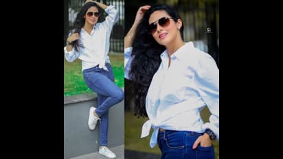  Sadaa: షర్ట్ పైకి ఎత్తి కట్టి  టైట్ జీన్స్ లో హీరోయిన్ సదా సూపర్ స్టైలిష్ ఫోటో షూట్.. ఎంత హాట్ గా ఉందో! 