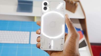  लॉन्च से पहले Nothing phone (1) की हैंड्स ऑन वीडियो यूट्यूब पर हुई लीक, फ़ोन के बैक साइड मिलेगा एलईडी लाइट्स