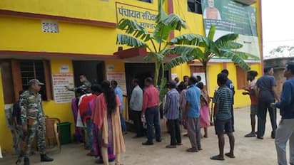 Jharkhand Mandar By Election: मांडर उपचुनाव के लिए हो रही वोटिंग, जानिए पल-पल की अपडेट्स