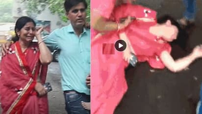 मध्य प्रदेश नगर निकाय चुनाव का एक नजारा ऐसा भी: पति से लिपटकर फूट-फूटकर रोई प्रत्याशी, बीच सड़क यूं गिर पड़ी