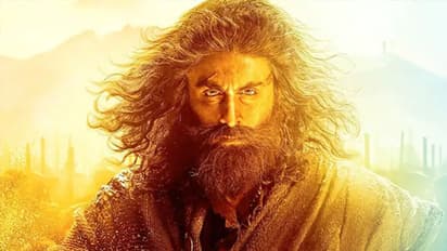 শামশেরার ট্রেলার লঞ্চে প্রয়াত বাবাকে মনে করে চোখে জল রণবীরের