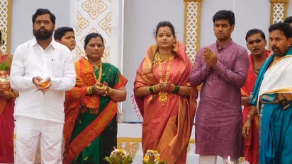 बेटा सांसद और डॉक्टर, पत्नी बिजनेसवुमन, ऐसी है एकनाथ शिंदे की Family