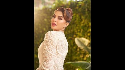 ట్రెండీ వేర్ లో ఆకర్షిస్తున్న జాక్వెలిన్ ఫెర్నాండెజ్ ఒంపుసొంపులు.. అందాలతో అదరహో అనిపిస్తున్న బాలీవుడ్ బ్యూటీ