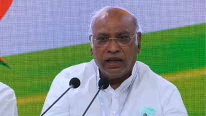 ಪಕ್ಷಾಂತರ ನಿಷೇಧ ಕಾಯ್ದೆಗೆ ಶಕ್ತಿ ತುಂಬಲು ಸಂಸತ್ತಲ್ಲಿ ಪ್ರಸ್ತಾಪ: ಮಲ್ಲಿಕಾರ್ಜುನ ಖರ್ಗೆ