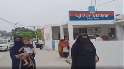 एड्स संक्रमित युवक ने धोखे से की शादी, महिला और बच्चे को भी एचआईवी पॉजिटिव कर निकाला घर से बाहर