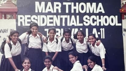 ఈ స్కూల్ గర్ల్స్ లో ఓ క్యూట్ హీరోయిన్ ఉంది ఎవరో గుర్తు పట్టారా? తెలిశాక షాక్ అవుతారు!