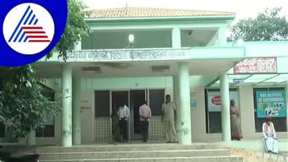 Chitradurga: ಕೋಟೆನಾಡಿನ ಜಿಲ್ಲಾಸ್ಪತ್ರೆಯ ಡಯಾಲಿಸಿಸ್ ಕೇಂದ್ರದ ಮುಂದೆ ರೋಗಿಗಳ ಪರದಾಟ