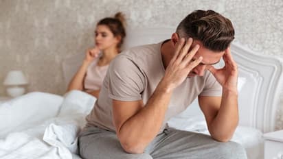 रात में गैजेट का इस्तेमाल करना नहीं करते हैं बंद, तो पुरुष पिता बनने के लिए जाएंगे तरस !