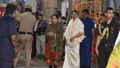 ராமேஸ்வரம் கோவிலில் ஆளுநர் RN.ரவி குடும்பத்துடன் தரிசனம்.. அடுத்து நேராக எங்கு சென்றார் தெரியுமா?