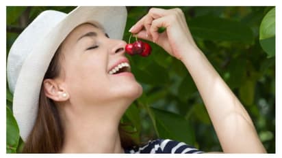 ఈ విషయం తెలిస్తే చెర్రీలను తినకుండా అస్సలు ఉండలేరు