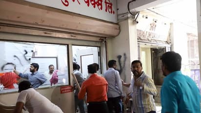 maharashtra political crisis : శివసేన తిరుబాటు ఎమ్మెల్యే తానాజీ సావంత్ ఆఫీసుపై కార్యకర్తల దాడి