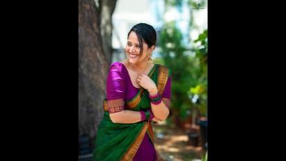 లెహంగా వోణీలో మైమరిపించేలా అనసూయ సింగారం..  అన్ని యాంగిల్లో అందాలు ఆరబోసిన బుల్లితెర బ్యూటీ..