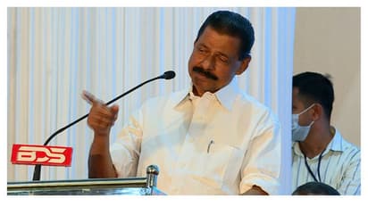 'യുവജന സംഘടനകളിൽ കുടിയന്മാര്'; വിവാദമായതോടെ മലക്കംമറഞ്ഞ് മന്ത്രി, പഴി ചാനലുകള്ക്ക്