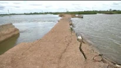 ತುಂಗಭದ್ರಾ ತುಂಬಿದ್ರೆ ಸಾಕು ಈ ಗ್ರಾಮದ ಜನ ಜೀವ ಕೈಯಲ್ಲಿ ಹಿಡಿದು ಓಡಾಡ್ತಾರೆ!