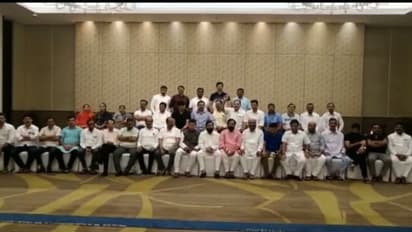 മഹാരാഷ്ട്ര പ്രതിസന്ധി : വിമതരെ പിളർത്താൻ ഉദ്ധവ് പക്ഷം, 20 എംഎൽഎമാരുമായി ചർച്ച തുടങ്ങി