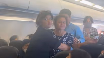 എസി പ്രവര്‍ത്തനം നിലച്ചു; വിമാന യാത്രക്കാരുടെ ഭയപ്പെടുത്തുന്ന ദൃശ്യങ്ങള്‍ വൈറല്‍ 