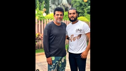 ಚಾಮರಾಜನಗರದಲ್ಲಿ ಹುಲಿ ವೇಷದಲ್ಲಿ ಕುಣಿದ ಶಿವಣ್ಣ; ಅಪ್ಪುಗೆ ನಮನ 