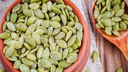 कद्दू के बीज के 4 फायदे जान हो जाएंगे हैरान, आज से ही डायट में करेंगे शामिल