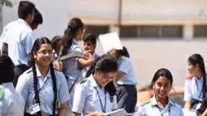 அனைத்து பள்ளிகளிலும் நாளை காலை இதை கட்டாயம் பண்ண வேண்டும்..! பள்ளிக்கல்வித்துறை திடீர் உத்தரவு