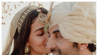 আলিয়ার মতো সদ্য যারা গর্ভধারণ করেছেন, মেনে চলুন এই টিপস, সুস্থ থাকবেন মা ও বাচ্চা