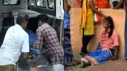 பரபரப்பு !!  பள்ளி மாணவர்களை ஏற்றி சென்ற ஆட்டோ கவிழ்ந்து விபத்து.. எல்.கே.ஜி மாணவன் உடல் நசுங்கி பலி..