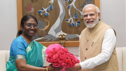 ”குடியரசுத் தலைவர் வேட்பாளர் திரௌபதி முர்மு கிராமத்துக்கு, இப்போ தான் மின்சார வசதி கிடைக்குது !”