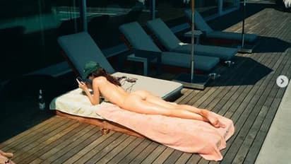 সম্পূর্ণ নগ্ন হয়ে ইনস্টাগ্রামে ছবি পোস্ট কেন্ডাল জেনারের, গায়ে নেই একটি সুতোও