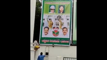 ஓபிஎஸ் முகத்தை டாராக கிழித்து எடப்பாடி ஆதரவாளர்கள் அட்ராசிட்டி.. அலறி அடித்து புது பேனர் வைத்த தலைமை கழகம்...