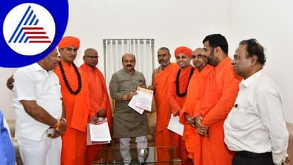 Davanagere: ಪಠ್ಯಪುಸ್ತಕ ಲೋಪದ ಬಗ್ಗೆ ಸರ್ಕಾರಕ್ಕೆ ಎಚ್ಚರಿಕೆ ನೀಡಿದ ಕನಕ ಸ್ವಾಮೀಜಿ 