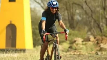 55 ತಾಸಲ್ಲಿ 430 ಕಿಮೀ ಸೈಕ್ಲಿಂಗ್..! ಎರಡು ಮಕ್ಕಳ ತಾಯಿಯಿಂದ ವಿಶ್ವದಾಖಲೆ