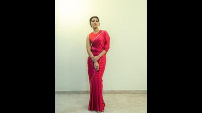 చీరకట్టులో రాశీ ఖన్నా సింగారం.. రెట్టింపు అందంతో అట్రాక్ట్ చేస్తున్న గ్లామర్ బ్యూటీ..