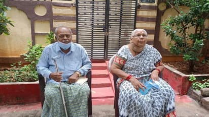 చీకటి గదిలో బంధించి చిత్ర హింసలు.. కొడుకు, కోడలుపై వృద్ద దంపతుల న్యాయపోరాటం