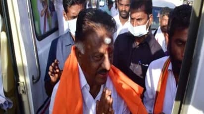 ஓபிஎஸ் கழுத்தில் காவித் துண்டு.. பாஜகவில் சேருகிறாரா பன்னீர்.. விழுந்து விழுந்து சிரித்த சி.டி ரவி..