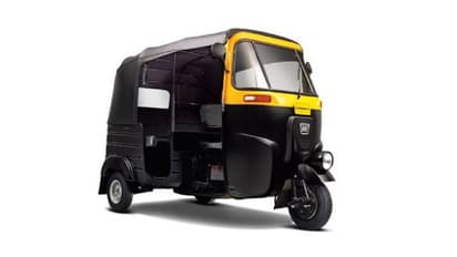 നിര്ത്തിയിട്ടിരുന്ന ഓട്ടോ റിക്ഷ മോഷണം പോയി, അജ്ഞാതർ വാഹനം കടത്തിയതിന് തെളിവായി സിസിടിവി ദൃശ്യങ്ങൾ