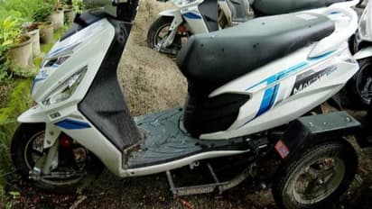 ഭിന്നശേഷിക്കാർക്കായി വാങ്ങിയ വാഹനങ്ങൾ നശിക്കുന്നു, വിതരണത്തിന് മന്ത്രിയെ കാത്തിരിക്കുന്നുവെന്ന് വിശദീകരണം