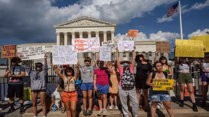 अमरीका में महिलाओं ने दिया नो सेक्स का नारा, जानिए कब-कब और कहां-कहां हुई है सेक्स स्ट्राइक