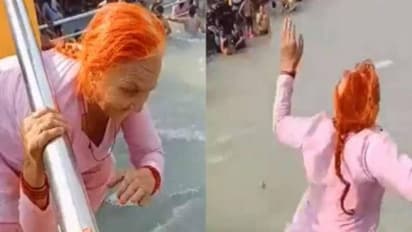 പാലത്തിൽ നിന്നും എടുത്തുചാടി ഗംഗാനദിയിൽ നീന്തി വൃദ്ധ, അമ്പരന്ന് നോക്കി ചുറ്റുമുള്ളവർ