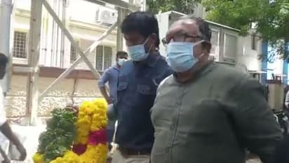 சூப்பர்ஸ்டார் முதல் சுப்ரீம் ஸ்டார் வரை... மீனாவின் கணவர் வித்யாசாகர் உடலுக்கு பிரபலங்கள் கண்ணீர்மல்க அஞ்சலி