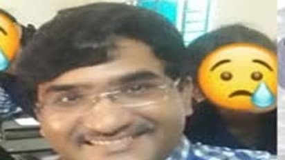 மாணவிகளிடம் பாலியல் அத்துமீறல்.. வாட்ஸ் அப்- யில் ஆபாசமாக மெசேஜ் அனுப்பி டார்ச்சர்.. அரசுப்பள்ளி ஆசிரியர் கைது