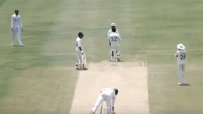  ഔട്ട് വിളിച്ചില്ല, അമ്പയറുടെ വിരല്‍ പിടിച്ചുയര്‍ത്താന്‍ ശ്രമിച്ച് പാക് പേസര്‍ ഹസന്‍ അലി-വീഡിയോ