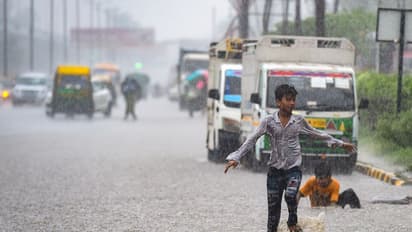 Monsoon: దేశరాజధాని ఢిల్లీని తాకిన వర్షాలు.. ఆరెంజ్ అలర్ట్ జారీ !