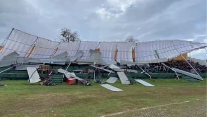 SL vs AUS : കനത്ത മഴയും കാറ്റും, ഗോള്‍ സ്റ്റേഡിയത്തില്‍ സ്റ്റാന്‍ഡ് തകർന്നു; ഒഴിവായത് വന്‍ ദുരന്തം