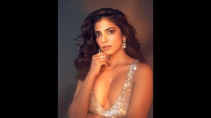 Malavika Mohanan: తెగించడం అంటే ఇది.. ఆల్మోస్ట్ అందాలన్నీ చూపిస్తూ కిల్లర్ లేడీ విధ్వంసం, మాళవికా మజాకా