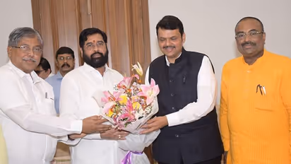Eknath Shinde to take oath as CM, Fadnavis to stay out of the government | Top updates
