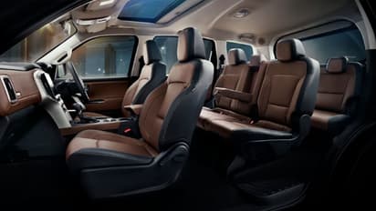 ലക്ഷം ലക്ഷം പിന്നാലെ; ബുക്കിംഗില് സൂപ്പര്സ്റ്റാര്, കാത്തിരിപ്പ് 20 മാസം വരെ; പുത്തന് സ്പോര്പിയോ വൻ ഹിറ്റ്