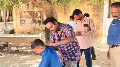 ഫ്രീക്ക് ലുക്കിലെത്തിയ 100 ഓളം കുട്ടികളുടെ കൂട്ട മുടിവെട്ടൽ നടത്തി സ്കൂൾ