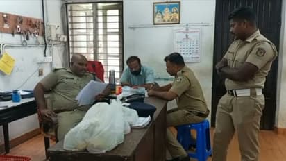 വില്ലേജ് ഓഫീസിൽ ലക്ഷങ്ങളുടെ തിരിമറി, വില്ലേജ് ഫീൽഡ് അസിസ്റ്റന്റ് പിടിയിൽ