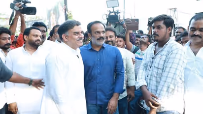 నాదెండ్లతో వంగవీటి రాధా భేటీ: పొలిటికల్ వర్గాల్లో చర్చ