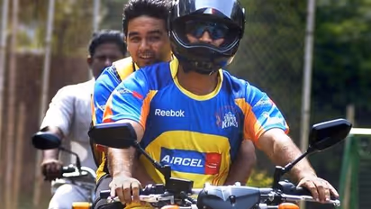 தோனிக்கு ஒரு பைக் கொடுத்தோம்; பைக்கை கொடுத்த அடுத்த செகண்ட் தோனியை காணும்! ஸ்ரீநிவாசன் பகிர்ந்த சுவாரஸ்ய தகவல்